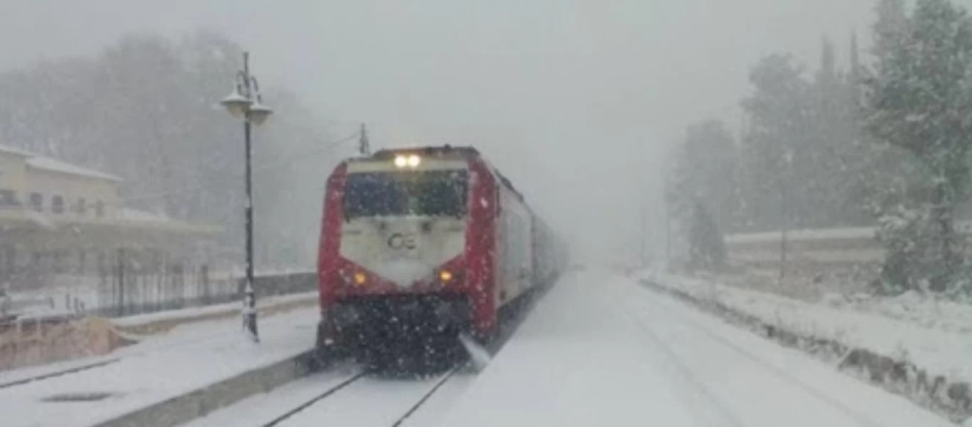 Συγκρούστηκε αμαξοστοιχία με βοηθητικό όχημα του ΟΣΕ έξω από τη Λιβαδειά με 9 ελαφρά τραυματίες επιβάτες